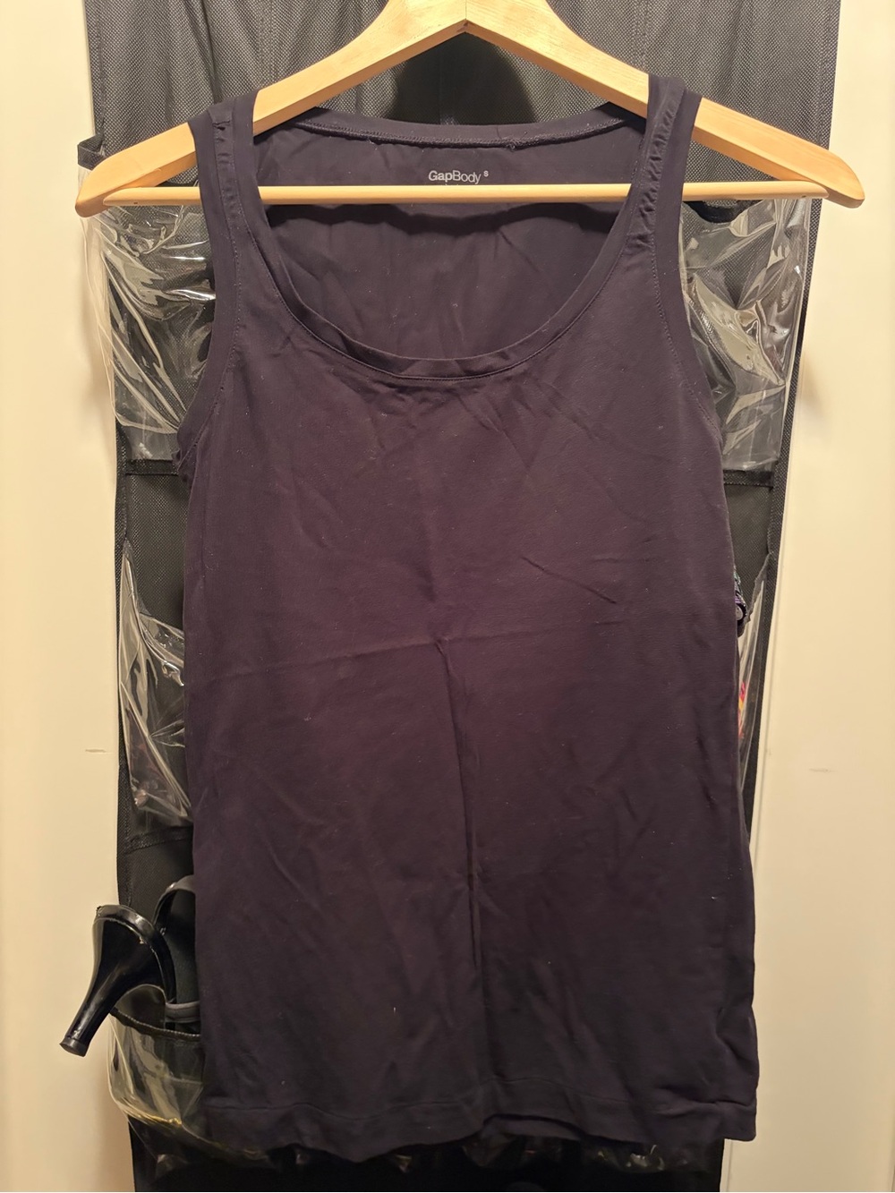 GapBody Women's Black Scoop Tank Top